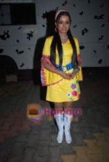 thumb_Parul Chauhan at Zee TV_s Action Replay Diwali show in Malad on 16th Oct 2010 (4)