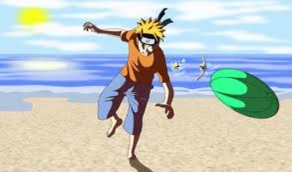 naruto se joaca cu mingea pe plaja - Povestea Naruto 1