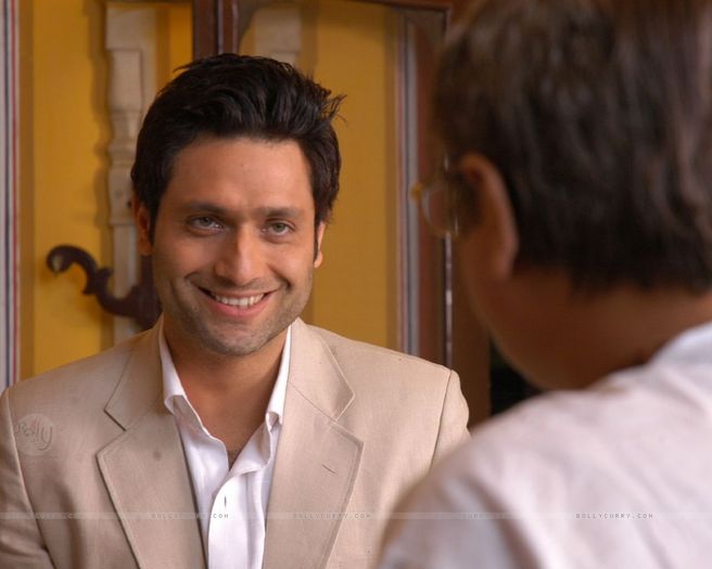 11373-shiney-ahuja-smiling-in-bhool-bhulaiyaa - Bhool Bhulaiyaa