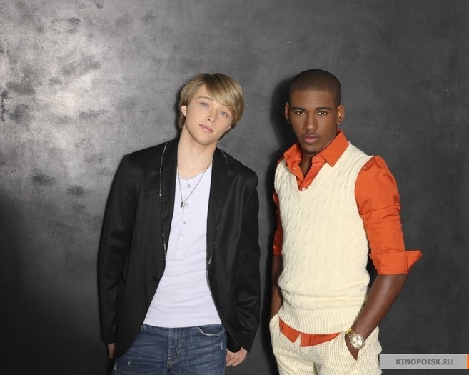 Step-forward-sterling-knight-18379120-807-645 - Sterling Knight