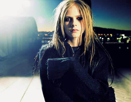 tumblr_l98pm6ZwW21qbb3nzo1_500 - Cateva din pozele mele preferate cu Avril