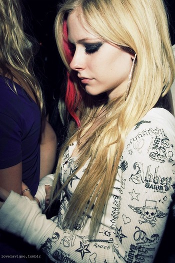 tumblr_lassojNsm21qbb3nzo1_500