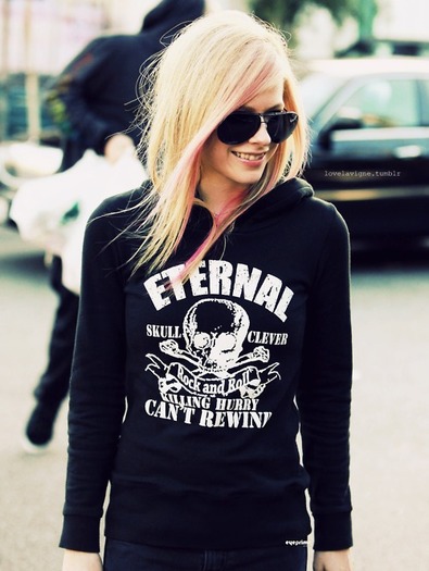 tumblr_lcfy473Py21qbb3nzo1_500