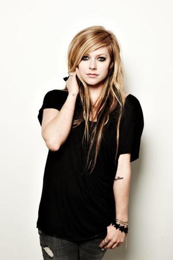 avrillavigne_press_2 - Goodbye Lullaby - Press Photo - Photoshoot