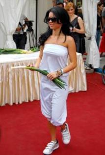 105421mare - cAt La SuTa SuNt FaNa Inna 2