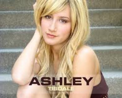 l - Ashley poze