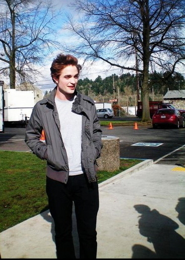 Edward-Cullen-edward-and-bella-1199695_429_604