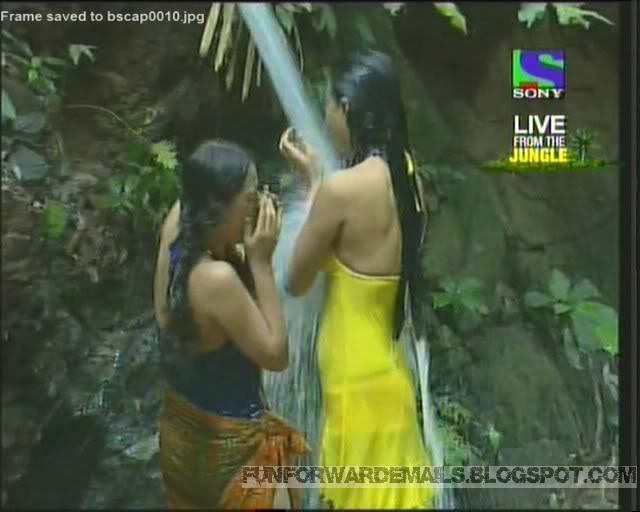 Shweta-Tiwari-Iss-Jungle-se-Mujh-2