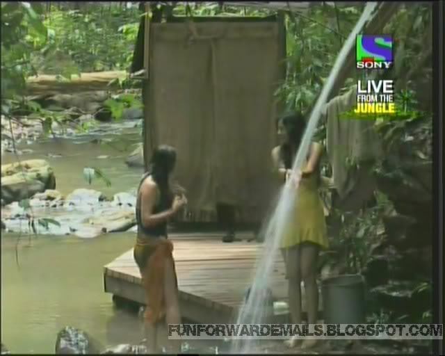 Shweta-Tiwari-Iss-Jungle-se-Mujh-10