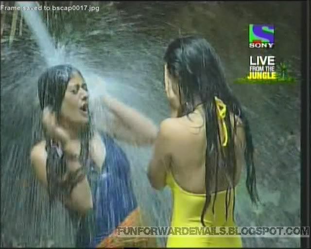 Shweta-Tiwari-Iss-Jungle-se-Mujh-17
