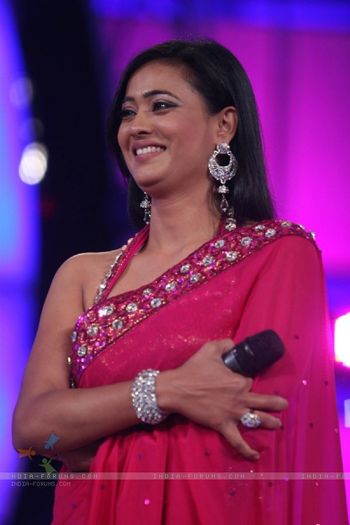 115649-shweta-tiwari-at-finale-of-bigg-boss-4