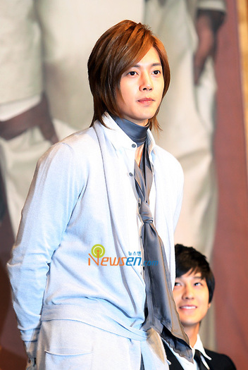 20081224News0318 - Boys over flowers