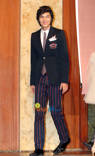 20081224News0320 - Boys over flowers