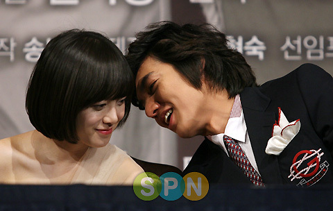 20081224News0326 - Boys over flowers