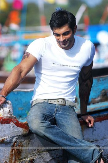 30193-karan-singh-grover - Karan Singh Grover