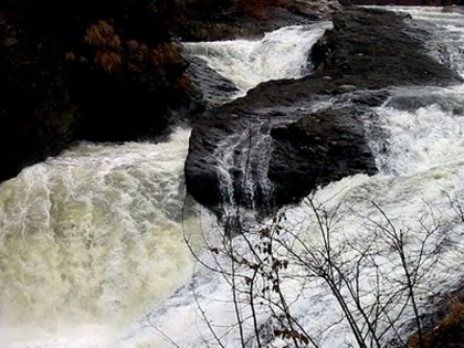 cascada-putnei-1 - b Cascada Putnei si inprejurimile