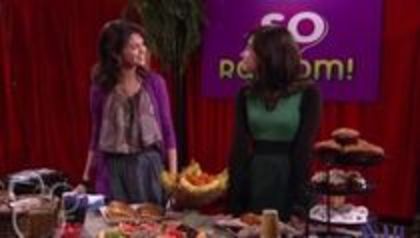 selena in sony with a change (62)