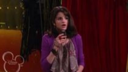 selena in sony with a change (68)