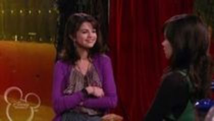 selena in sony with a change (74)