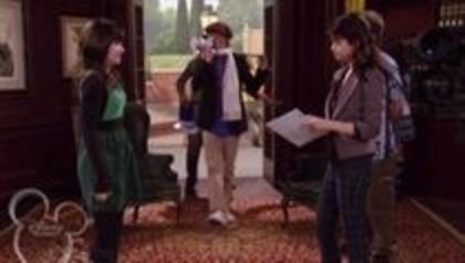 selena in sony with a change (109)