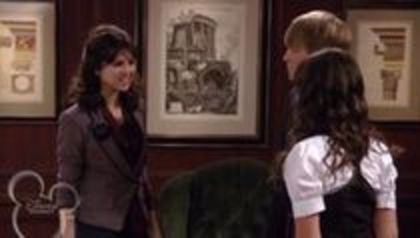 selena in sony with a change (123)