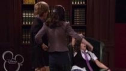 selena in sony with a change (126)