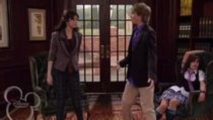 selena in sony with a change (129)