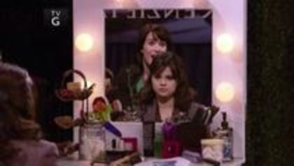 selena in sony with a change (136)