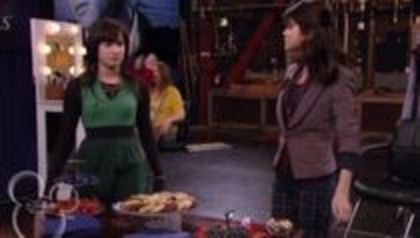 selena in sony with a change (154)