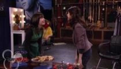 selena in sony with a change (159)