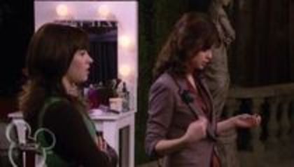 selena in sony with a change (163)