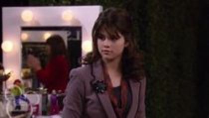 selena in sony with a change (169)