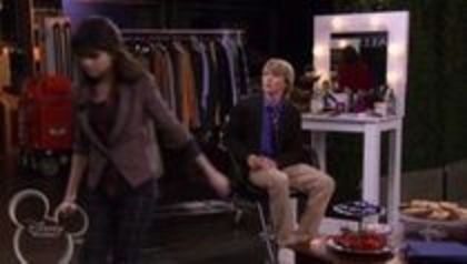 selena in sony with a change (186) - Selena in Sonny with a chance