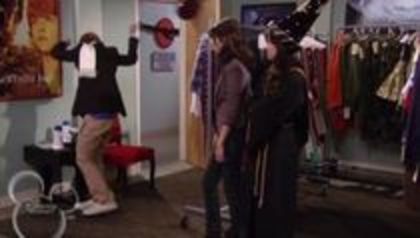 selena in sony with a change (218)
