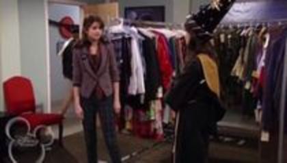 selena in sony with a change (222)