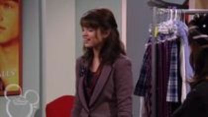 selena in sony with a change (224)