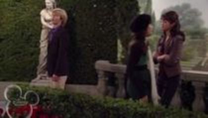 selena in sony with a change (253)