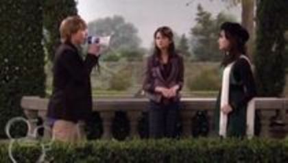 selena in sony with a change (259)