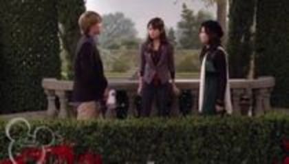 selena in sony with a change (262)
