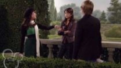 selena in sony with a change (285)