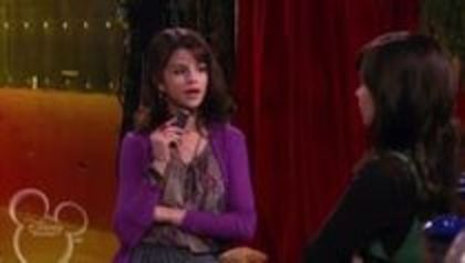 selena in sony with a change (73)