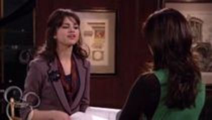 selena in sony with a change (87)