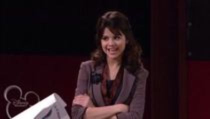 selena in sony with a change (99)