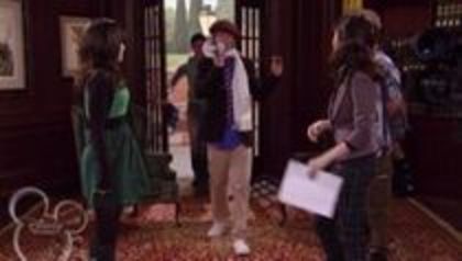 selena in sony with a change (110)
