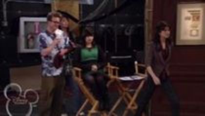 selena in sony with a change (116)