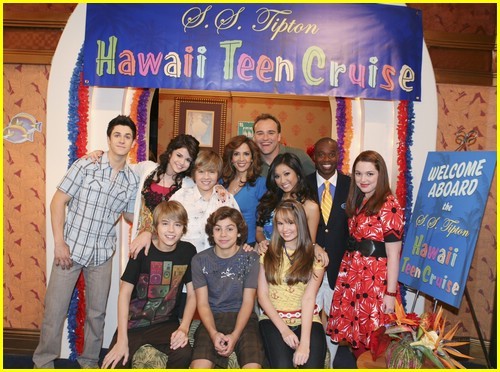 wizards-on-deck-with-hannah-montana - zack and cody