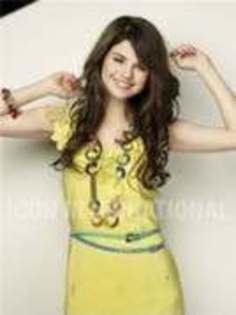 29829010_OVUARRLSY - selena gomez