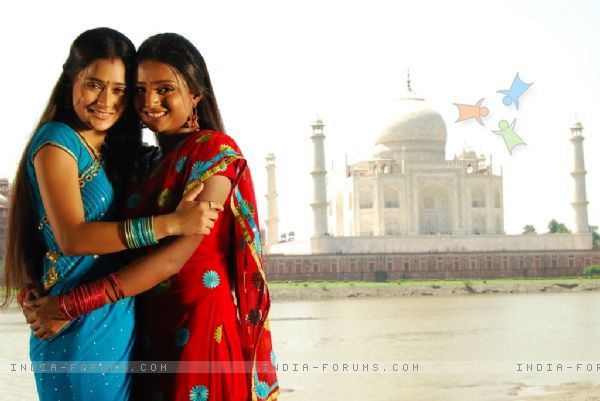 33363-ragini-and-sadhna-a-lovely-sisters - Sapna Babul Ka Bidaai - Culoarea fericirii