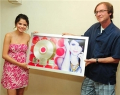 19896929_PTFOKEGPY - Fan Of Me