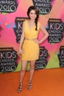 20039876_QAHGOASAU - Fan Of Me